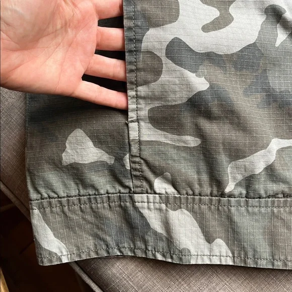 Silence + Noise Embroidered Camo Biker Vest Sleeveless Zip M - Picture 5 of 7